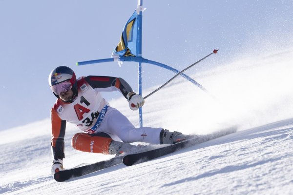 Marcel Hirscher feierte in Sölden sein Comeback im alpinen Ski-Weltcup. - © Jean-Christophe Bott/KEYSTONE/dpa