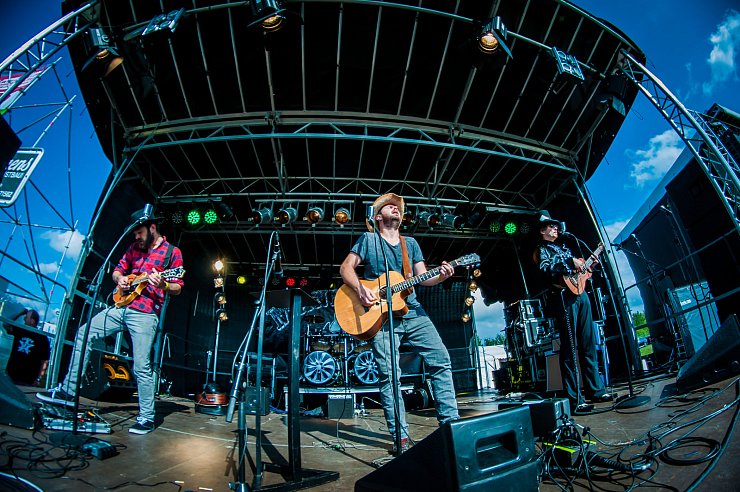 Die Band „Mandowar" hat dem Besuchern 2017 ordentlich eingeheizt. - © Alexander Wegner