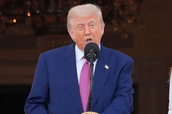 Trump schaltet einen Gang zurück. (Archivbild) - © Alex Brandon/AP/dpa