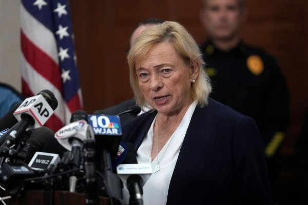 Maines Gouverneurin Janet Mills. Die Trump-Regierung verklagt den US-Bundesstaat an der Ostküste. (Archivfoto) - © Steven Senne/AP/dpa