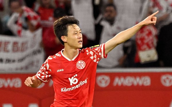 Gegen Dortmund wieder dabei: der Mainzer Leistungsträger Jae-sung Lee (Archivbild) - © Torsten Silz/dpa