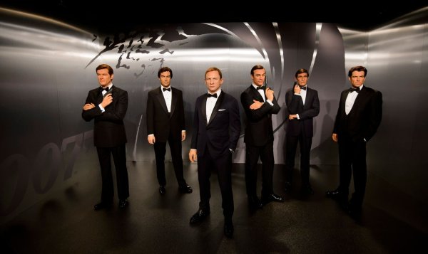 Frühere James-Bond-Darsteller als Wachsfiguren bei Madame Tussauds in London. Wer gesellt sich dazu? - © Madame Tussauds/dpa