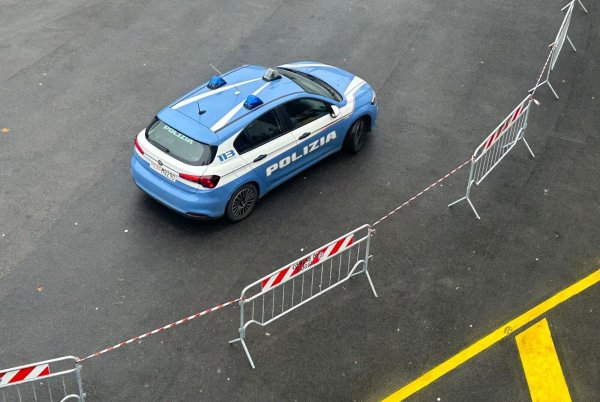 In Italien nahm die Polizei einen Beamten fest, der nach dem Einstempeln gleich wieder nach Hause ging. (Symbolbild) - © Christoph Sator/dpa
