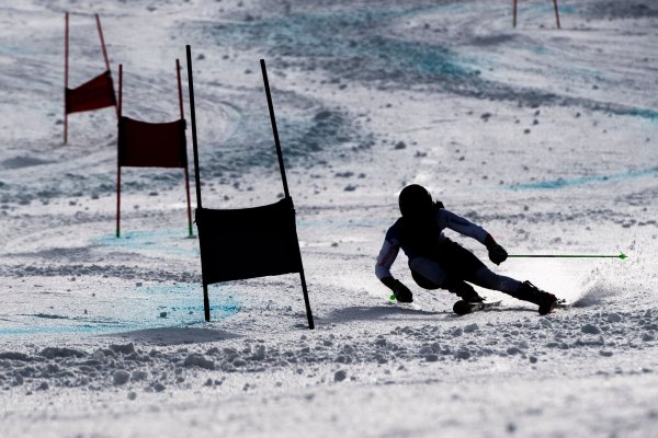 Im Ski-Weltcup wird es künftig nach einem Beschluss des Weltverbandes FIS Geschlechtertests geben. (Archivfoto) - © David Taneèek/CTK/dpa