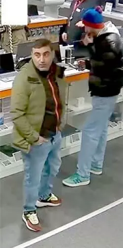 Die Polizei sucht diesen Mann. - &copy; Polizei Lippe