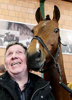Hartwig Rellensmann und sein Hengst, der offiziell "Crimpack‘s Carlot R" heißt, der jedoch "Carlo" gerufen wird. - © Foto: Scherzer