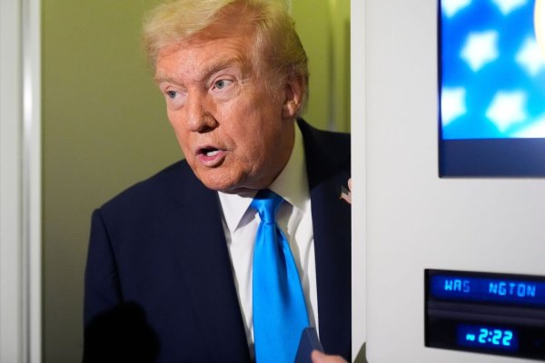 Trump macht Druck auf die Hamas, weitere tote Geiseln schnell zu übergeben. - © Mark Schiefelbein/AP/dpa
