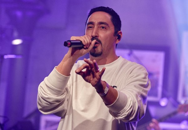 Rapper Eko Fresh setzt sich in einem neuen Song mit der «Stadtbild»-Debatte auseinander (Archivbild). - © Georg Wendt/dpa