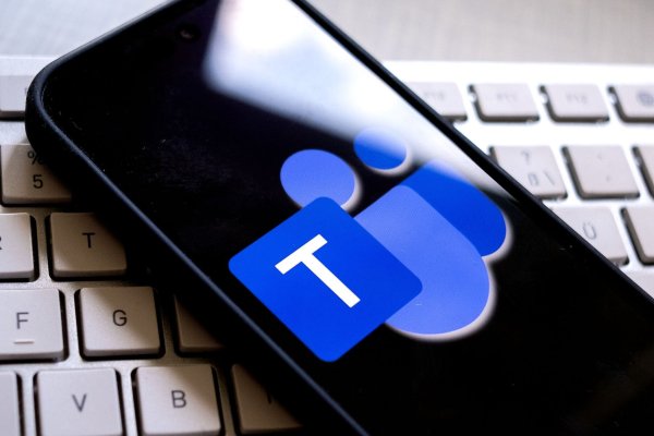 Viele Menschen nutzen für die Arbeit Microsoft Teams. - © Zacharie Scheurer/dpa-tmn