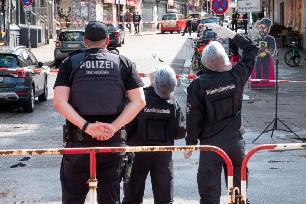 Die Polizei geht nicht davon aus, dass die Tat in Bezug zur Fußball-EM steht. - © Bodo Marks/dpa