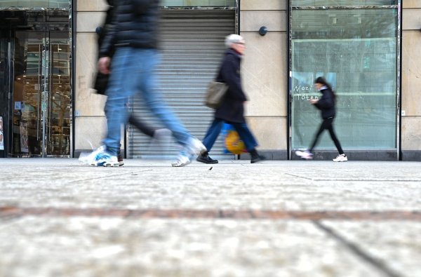 In den ersten sechs Monaten dieses Jahres wurden in den Innenstädten rund 275.000 Quadratmeter neu vermietet, wie aus einer nun veröffentlichten Studie der Großbank BNP Paribas hervorgeht. - © Arne Dedert/dpa