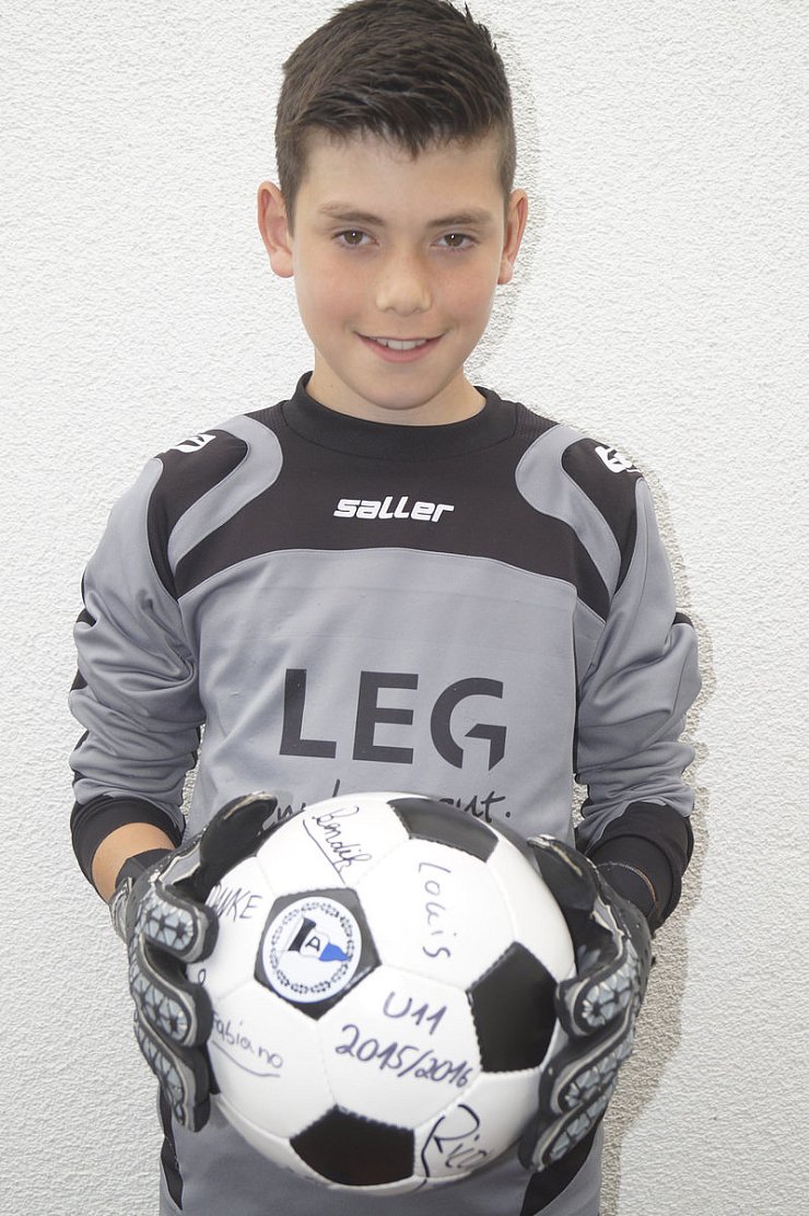 Der zehnjährige Melvin Poms ringt um TorwartPreis Nachrichten aus