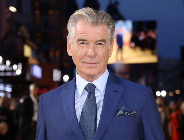 Pierce Brosnan spielte von 1995 bis 2002 James Bond. - © Vianney Le Caer/AP/dpa