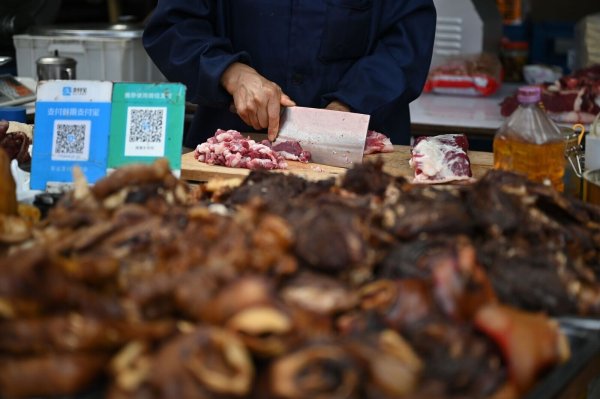 In China sanken die Verbraucherpreise im Februar, Lebensmittelpreise gingen um 3,3 Prozent zurück. (Symbolbild) - © Johannes Neudecker/dpa