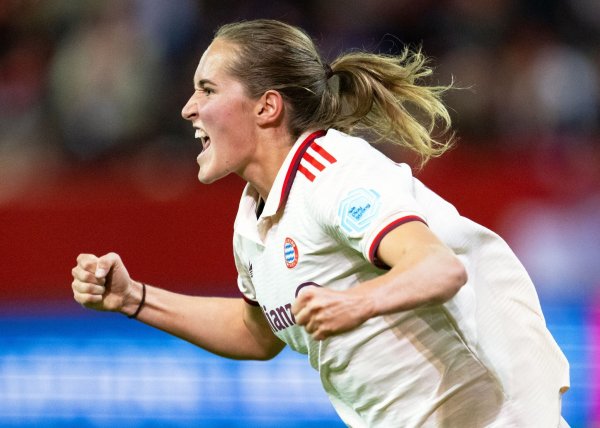 Nationalspielerin Sydney Lohmann erzielte in Köln das 3:0 für die Münchnerinnen. - © Sven Hoppe/dpa
