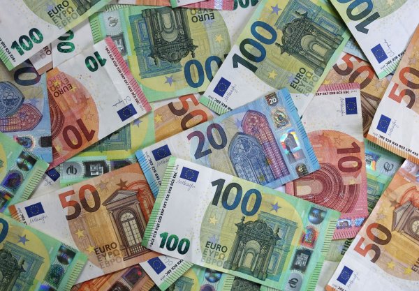 Die Finanzminister der Grünen fordern für Ihre Zustimmung mehr Geld (Symbolbild). - © Karl-Josef Hildenbrand/dpa