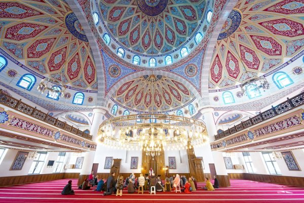 Auch die Duisburger Ditib-Merkez Moschee beteiligt sich wieder an dem Kennenlern-Tag. (Archivfoto) - © Henning Kaiser/dpa