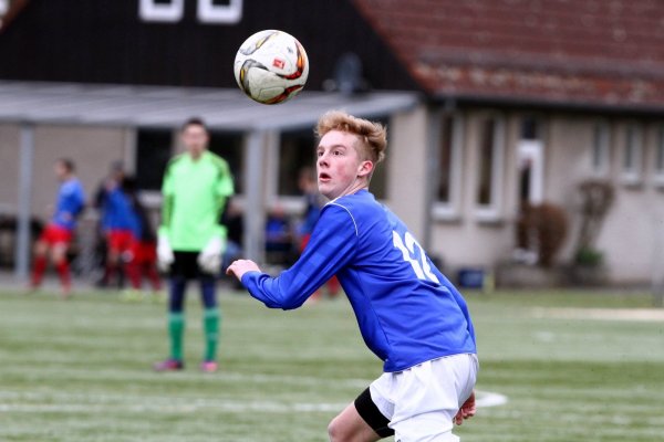 Auftakt im lippischen Juniorenfußballl: Niklas Haupt spielt mit dem TBV Lemgo seine zweite A-Jugendsaison. - © Jörg Hagemann