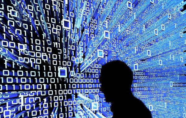 Der Wettlauf um Künstliche Intelligenz beschleunigt sich weltweit (Symbolbild) - © Peter Steffen/dpa