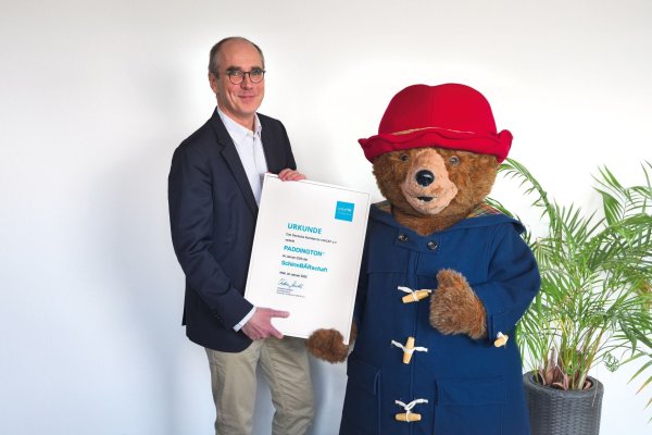 Kinder von Spendern bekommen jeden Monat Post von Paddington. - © Elisabeth Sachse-Grimm/Unicef/dpa