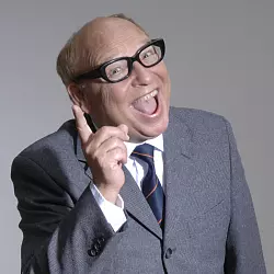 Hans-Joachim Heist als Heinz Erhardt. - © Theaterhits