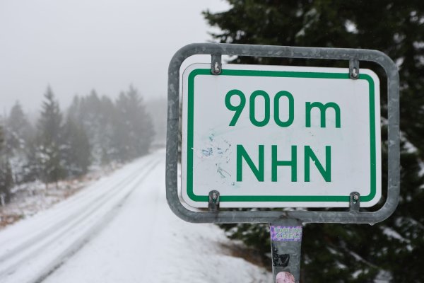 Ab einer Höhe von 400 bis 600 Meter kann es schneien. - © Matthias Bein/dpa