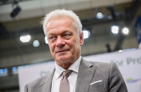 Wegen eines technischen Defektes am Flugzeug musste Bundesagrarminister Alois Rainer einen Flug in die USA umplanen. - © Julian Stratenschulte/dpa