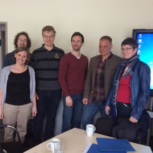 In der Universität Bielefeld: Cornelia Frank (v. l.), Andre Krause, Kai Essig, Ludwig Vogel, Thomas Schack und Manuela Grochowiak-Schmieding. - © Privat