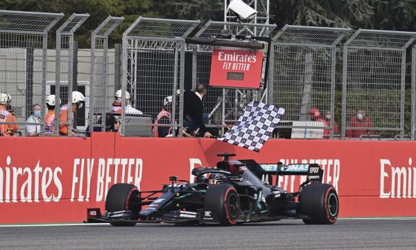 Lewis Hamilton - © Foto: Miguel Medina/AFP Pool/AP/dpa