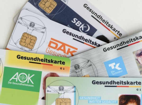 Die gesetzlichen Krankenkassen haben 2024 ein Defizit von 6,2 Milliarden Euro verzeichnet. (Foto Illustration) - © Jens Kalaene/dpa-Zentralbild/dpa