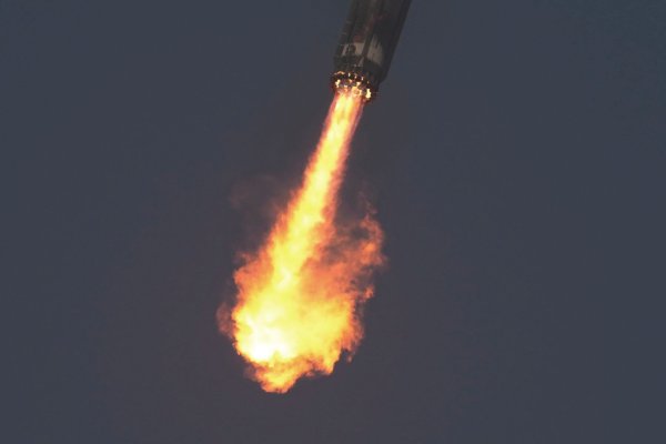 Ein weiterer Starship-Testflug lief nicht wie geplant. - © Eric Gay/AP/dpa