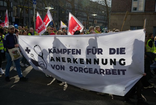 Die Warnstreiks im öffentlichen Dienst gehen weiter. - © Bernd Thissen/dpa
