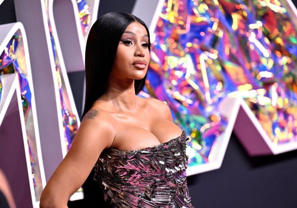 Cardi B ist zum dritten Mal Mutter geworden. (Archivfoto) - © Evan Agostini/Invision/AP/dpa