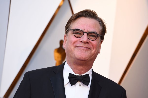 Aaron Sorkin schreibt auch im zweiten Teil das Drehbuch. (Archivbild) - © Jordan Strauss/Invision/AP/dpa