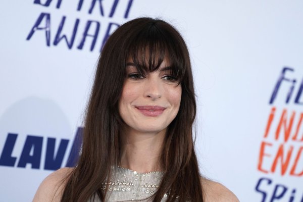 Anne Hathaway spielte 2014 im Science-Fiction-Film «Interstellar» von Regisseur Christopher Nolan mit. - © Jordan Strauss/Invision/AP/dpa