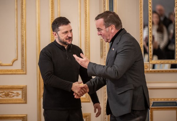 Der ukrainische Präsident Wolodymyr Selenskyj (l) dankte Deutschland einmal mehr für die geleistete Militärhilfe. - © Michael Kappeler/dpa-Pool/dpa
