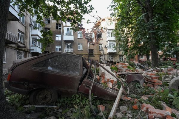 Mindestens sechs Menschen starben durch einen russischen Luftangriff auf ein Krankenhaus in der ukrainischen Stadt Sumy. (Archivbild) - © Andrii Marienko/AP/dpa