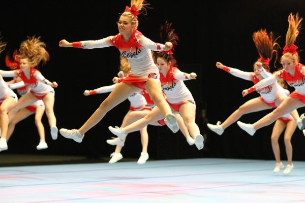 Die Angels aus Augustdorf bei den Cheerleading Meisterschaften im vergangenen Jahr. - © Jörg Hagemann