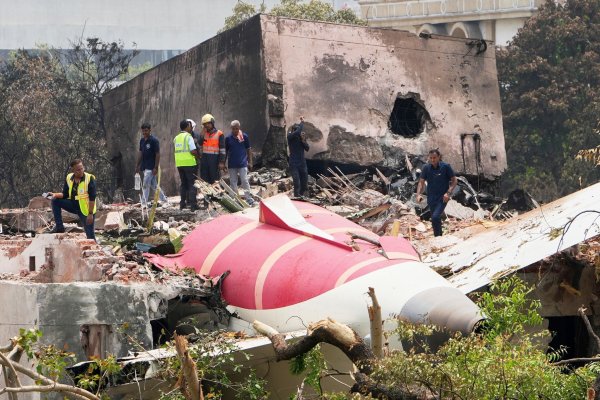 Der Absturz der Boeing 787 der Air India wird untersucht. (Archivbild) - © Ajit Solanki/AP/dpa