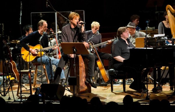 Die Konzerte der Toten Hosen mit dem Sinfonieorchester der Hochschule waren ein großer Erfolg. (Archivbild) - © Jan-Philipp Strobel/dpa