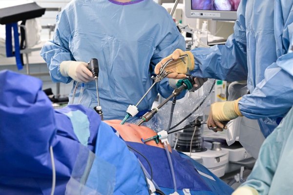 Behandlungsfehler führen laut dem Medizinischen Dienst zu Kosten in Milliardenhöhe. (Symbolbild) - © Bernd Weißbrod/dpa