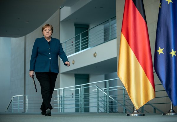 Merkel - © Foto: Michael Kappeler/dpa-POOL/dpa
