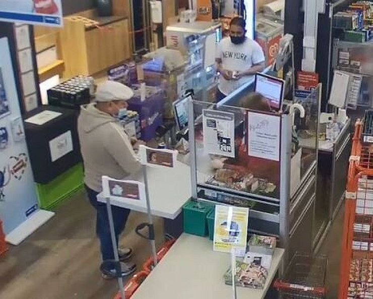 Die beiden Tatverdächtigen am Tatort. - © Polizei Detmold