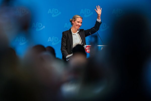 Alice Weidel, Bundesvorsitzende der AfD, spricht auf der Veranstaltung. - © Christoph Reichwein/dpa