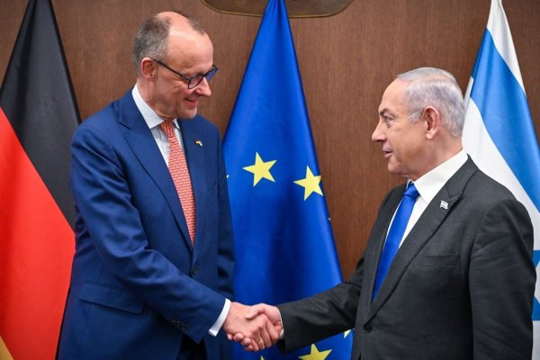 Im Telefonat forderte Bundeskanzler Merz den israelischen Premierminister Netanjahu den Angaben nach auf, alles in seiner Macht Stehende zu unternehmen, um umgehend einen Waffenstillstand zu erreichen. (Archivbild) - © Kobi Gideon/GPO/dpa