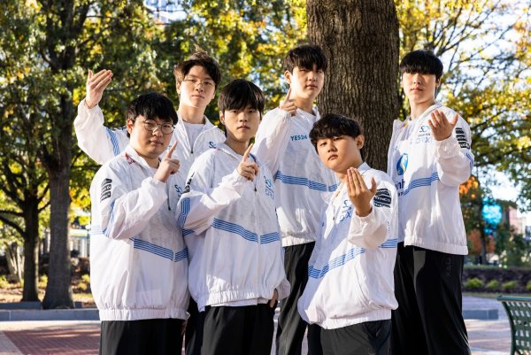 DRX hat das Finale der League of Legends Worlds gegen T1 gewonnen. - © Riot Games/dpa