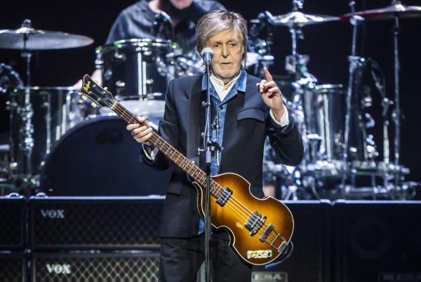 Er widmet seine Kinderbücher seinen vielen Enkeln: Weltstar Paul McCartney. (Archivbild) - © Danny Lawson/PA Wire/dpa