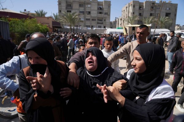 Israels Armee ist nach dem Tod von Rettungskräften in Gaza in Erklärungsnot. (Archivbild) - © Abdel Kareem Hana/AP/dpa