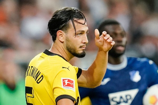 Dortmunds Ramy Bensebaini muss für sein bei Instagram geteiltes Foto keine Sanktionen fürchten. - © Uwe Anspach/dpa