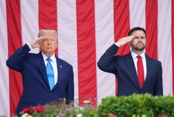 US-Präsident Donald Trump bezeichnet eine Kandidatur seines Vize JD Vance bei der kommenden Präsidentschaftswahl als «höchstwahrscheinlich». (Archivbild) - © Jacquelyn Martin/AP/dpa